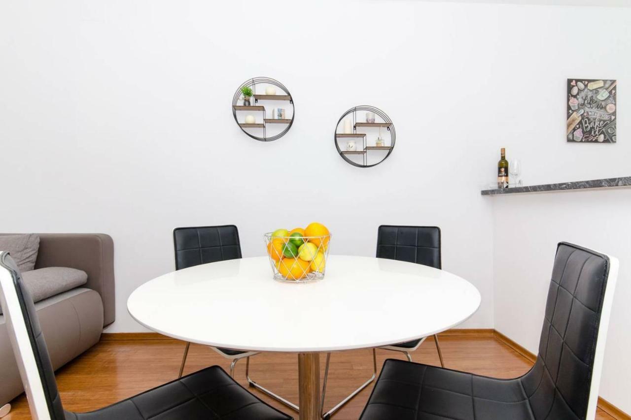Apartment Sara Split Bagian luar foto